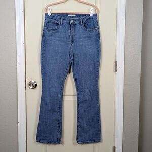 Levi’s | Women’s’ High Rise Bootcut Jeans Size 33